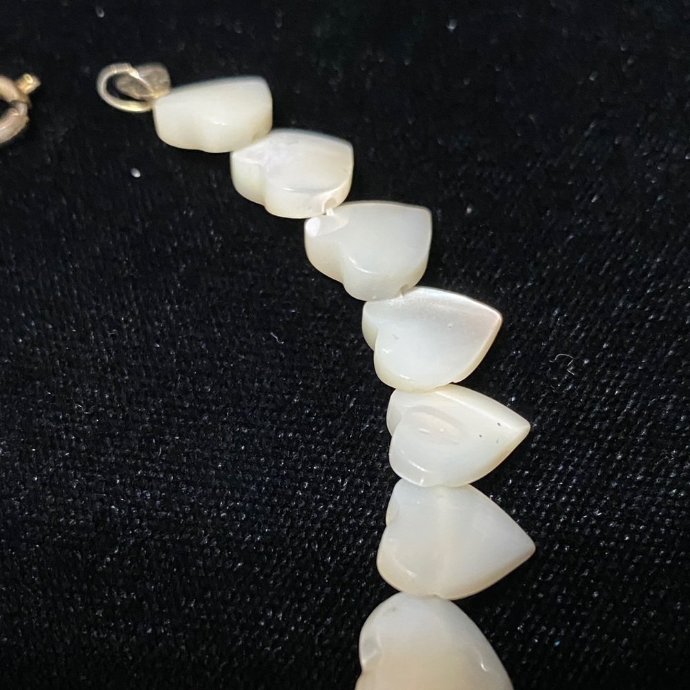 Vintage Mother of pearl Heart Shaped Cream Bracelet - Picture 7 of 16